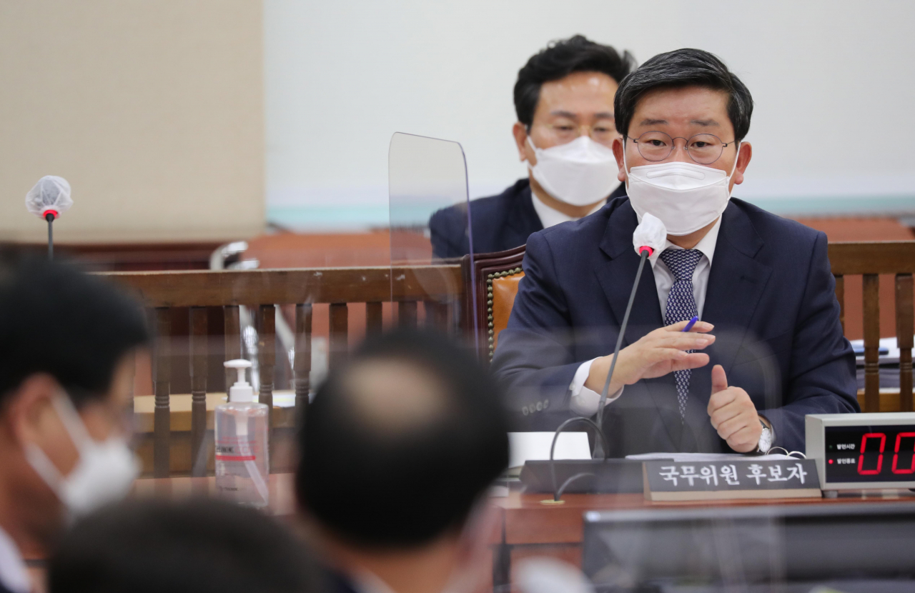 전해철 행정안전부 장관 후보자가 22일 오전 서울 여의도 국회 행정안전위원회 전체회의에서 열린 인사청문회에서 의원 질의에 답변하고 있다. [연합]
