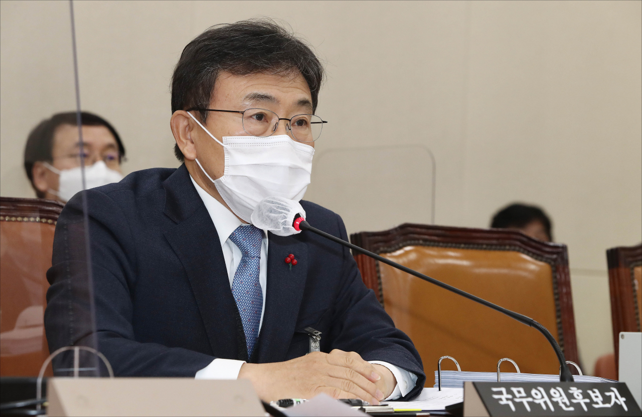 권덕철 보건복지부 장관 후보자가 22일 국회 보건복지위원회에서 열린 인사청문회에서 답변하고 있다. [연합]