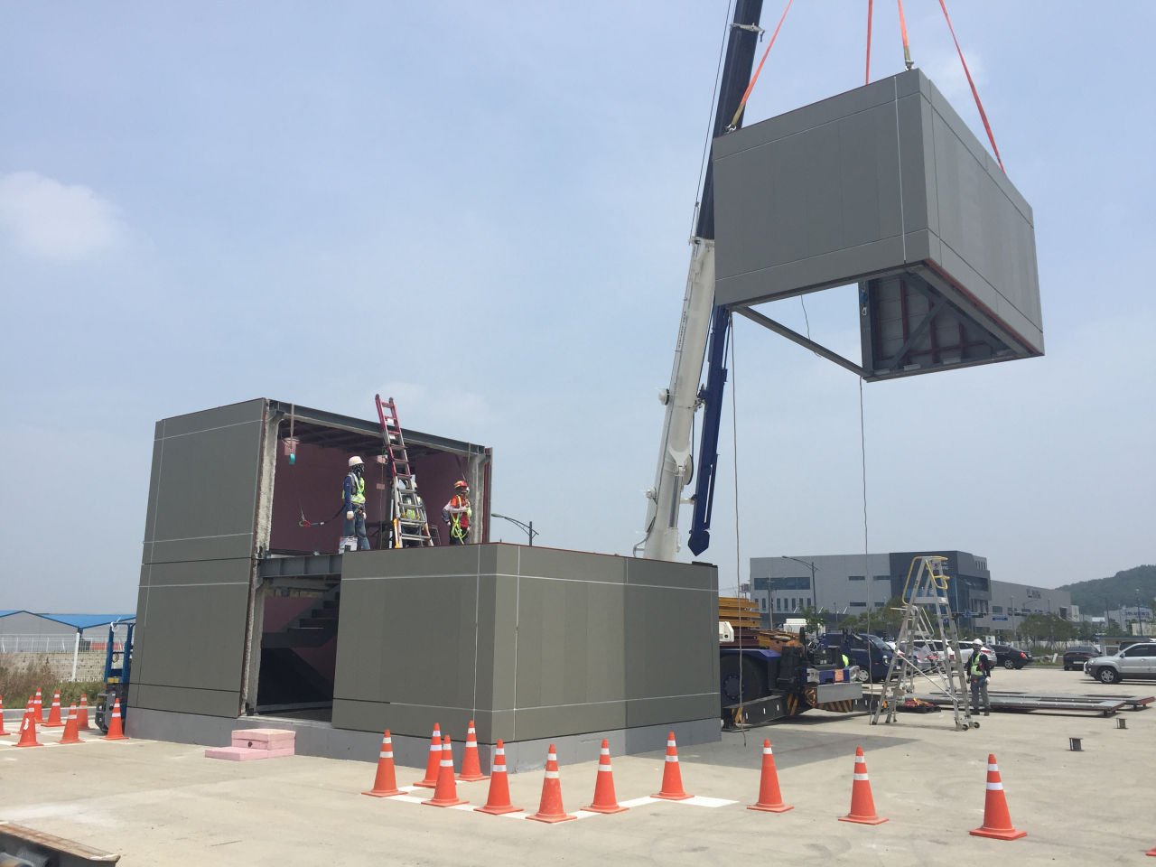 포스코건설이 협력사들과 함께 개발한 ‘Pre-Fab’공법 적용 모습 [사진=포스코건설 제공]