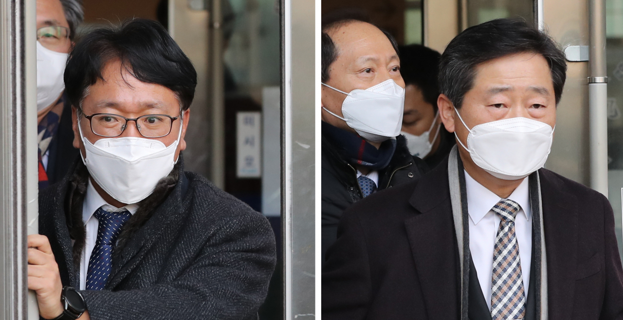 법무부 측 변호인 이옥형 변호사(왼쪽)와 윤석열 검찰총장 측 변호인 이석웅 변호사가 24일 오후 서울 서초구 서울행정법원에서 열린 윤 총장에 대한 정직 처분 집행정지 재판 2차 심문을 마친 뒤 법원을 나서고 있다. [연합]