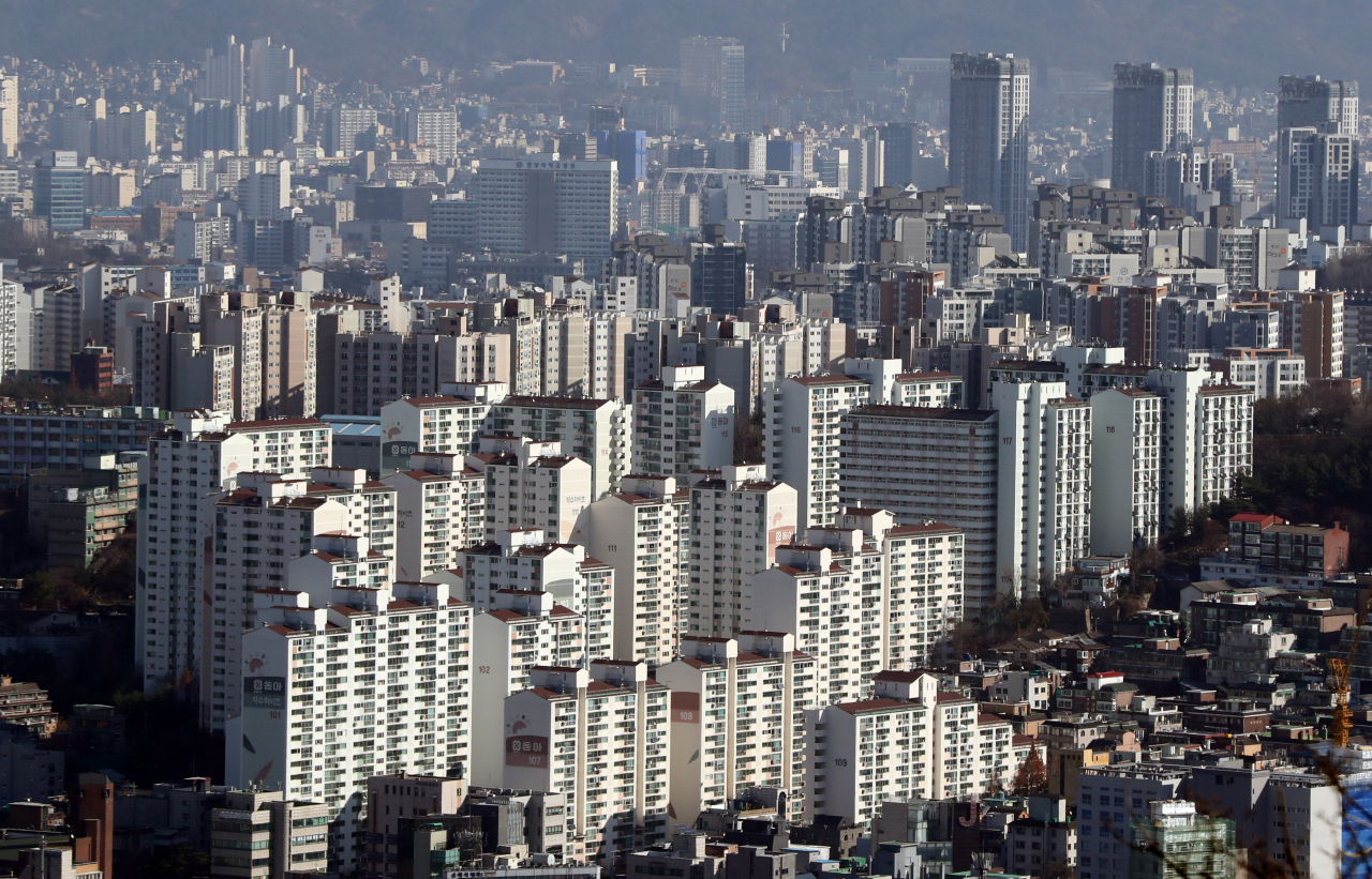 남산에서 바라본 강북 아파트의 모습 [연합뉴스]