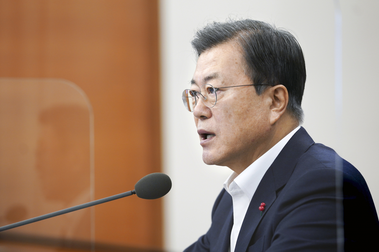 문재인 대통령이 28일 오후 청와대에서 수석·보좌관 회의를 주재하고 있다. [연합]