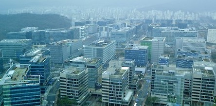 벤처기업의 지난해 총 매출액이 국대 2위 대기업인 현대차그룹을 넘어선 것으로 나타났다. 사진은 판교 벤처 단지 전경. [연합]