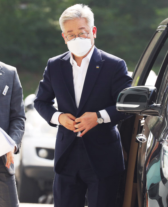 ‘영역확장’ 광폭행보 나선 이재명