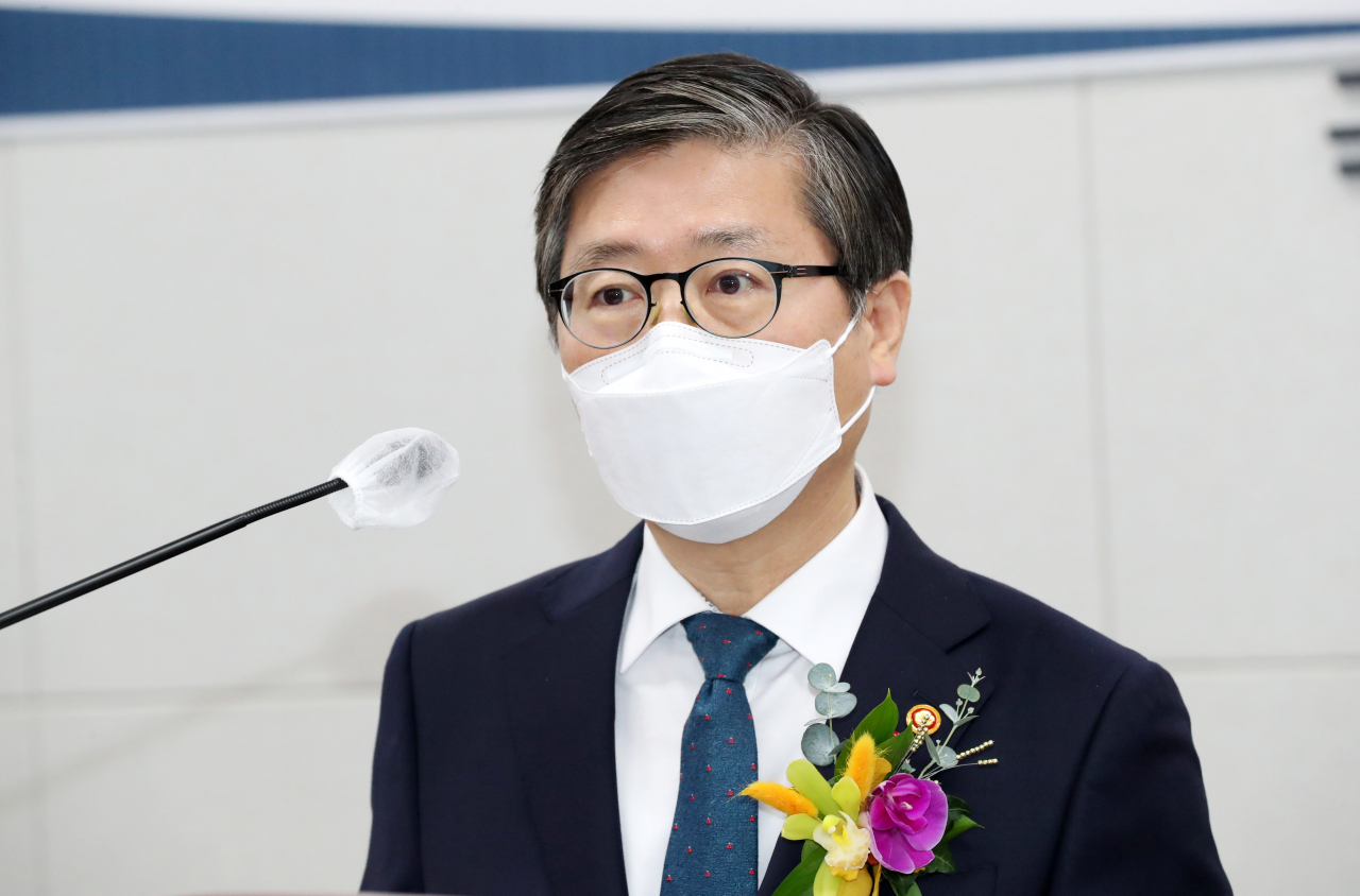 변창흠 국토교통부 장관이 지난달 29일 오후 세종시 정부세종청사에서 열린 취임식에서 취임사하고 있다. [연합뉴스]