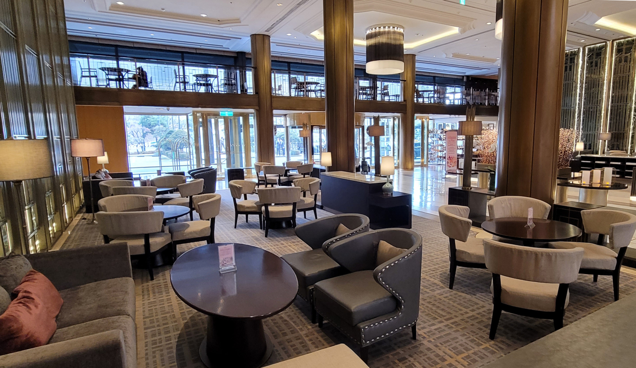 A Seoul hotel lobby appears empty on Monday, when the government imposed a ban on social gatherings of five people or more. (Yonhap)