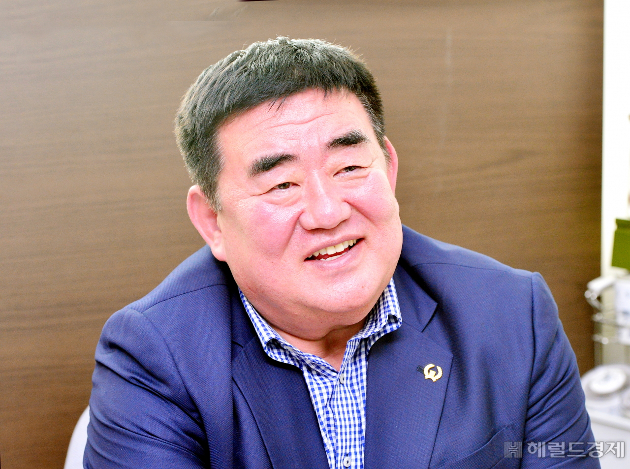 제38대 대한유도회 회장에 당선된 조용철 신임 회장이 헤럴드경제와 인터뷰에서 도쿄올림픽 금메달 각오를 밝히며 환하게 웃고 있다. 박현구 기자