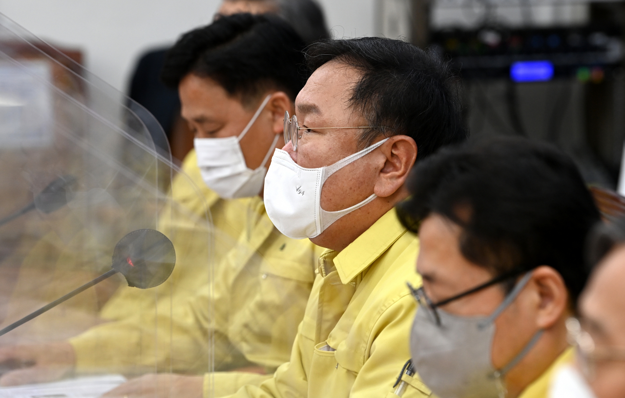 [헤럴드경제=이상섭 기자] 김태년 더불어민주당 원내대표가 5일 오전 국회에서 열린 원내대책회의에서 발언하고 있다. babtong@heraldcorp.com
