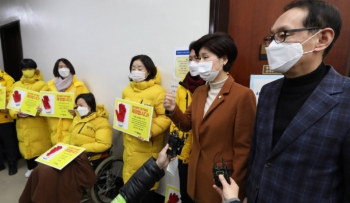 백혜련 법안심사 제1소위원장