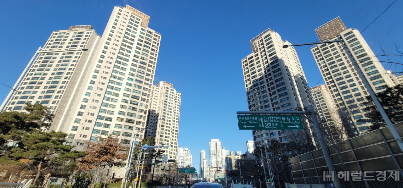 ‘재건축 불장’ 서울 강남권 아파트 신고가 거래 이어져 [부동산360]