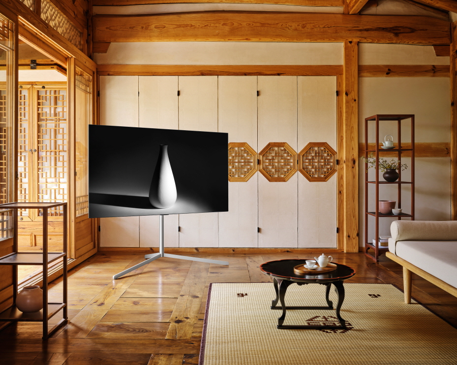 LG전자는 11일 개막하는 CES 2021에서 OLED 소자 성능을 한층 강화한 올레드 에보를 선보인다. [LG전자 제공]