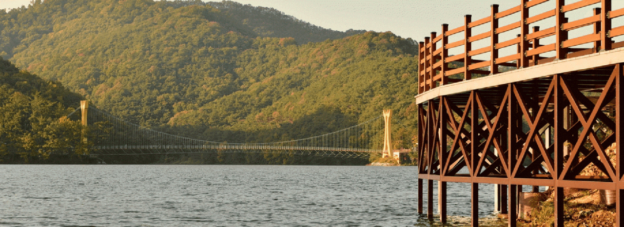 장성호 호변길과 출렁다리