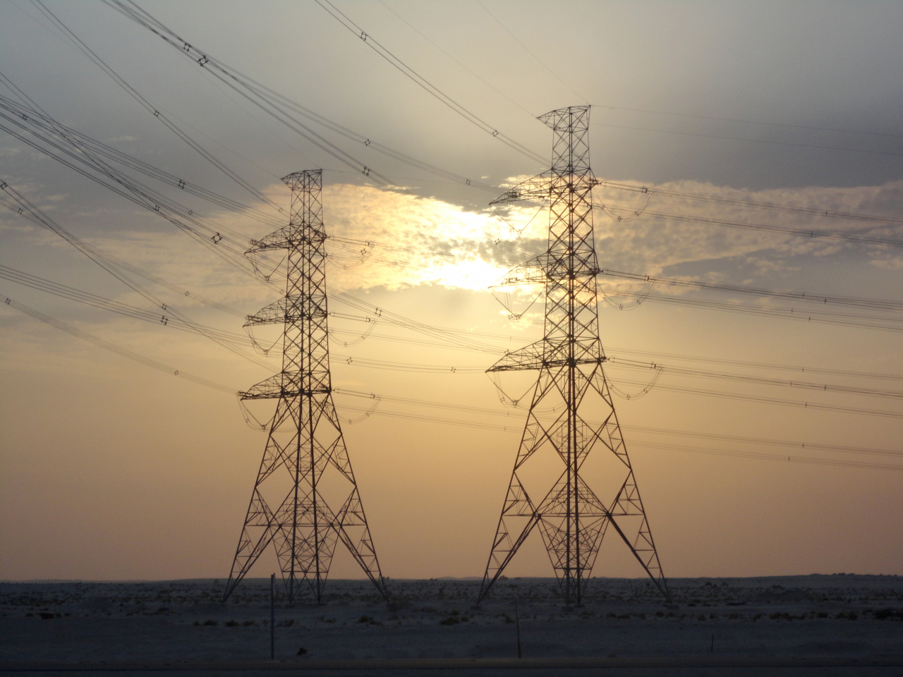 사우디 쿠라야 발전소 연계 Part1 380KV 송전선로 공사(유사공사)[현대건설 제공]