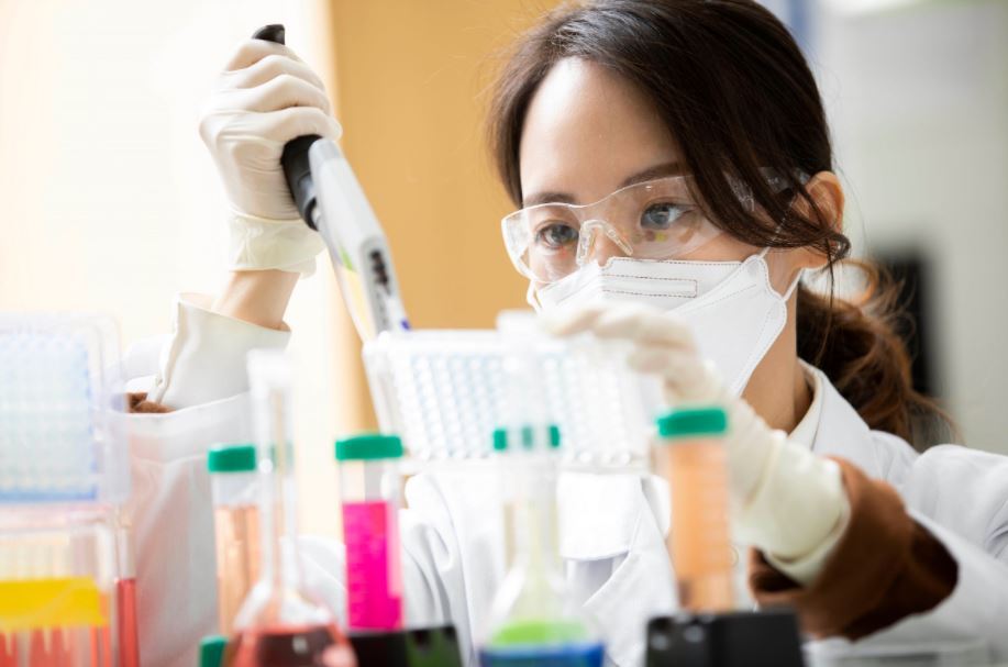 A researcher at laboratory (Celltrion)