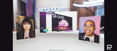 CES 2021 시상식에서 LG전자 올레드 TV를 최고상으로 발표하는 모습. [LG전자 제공]