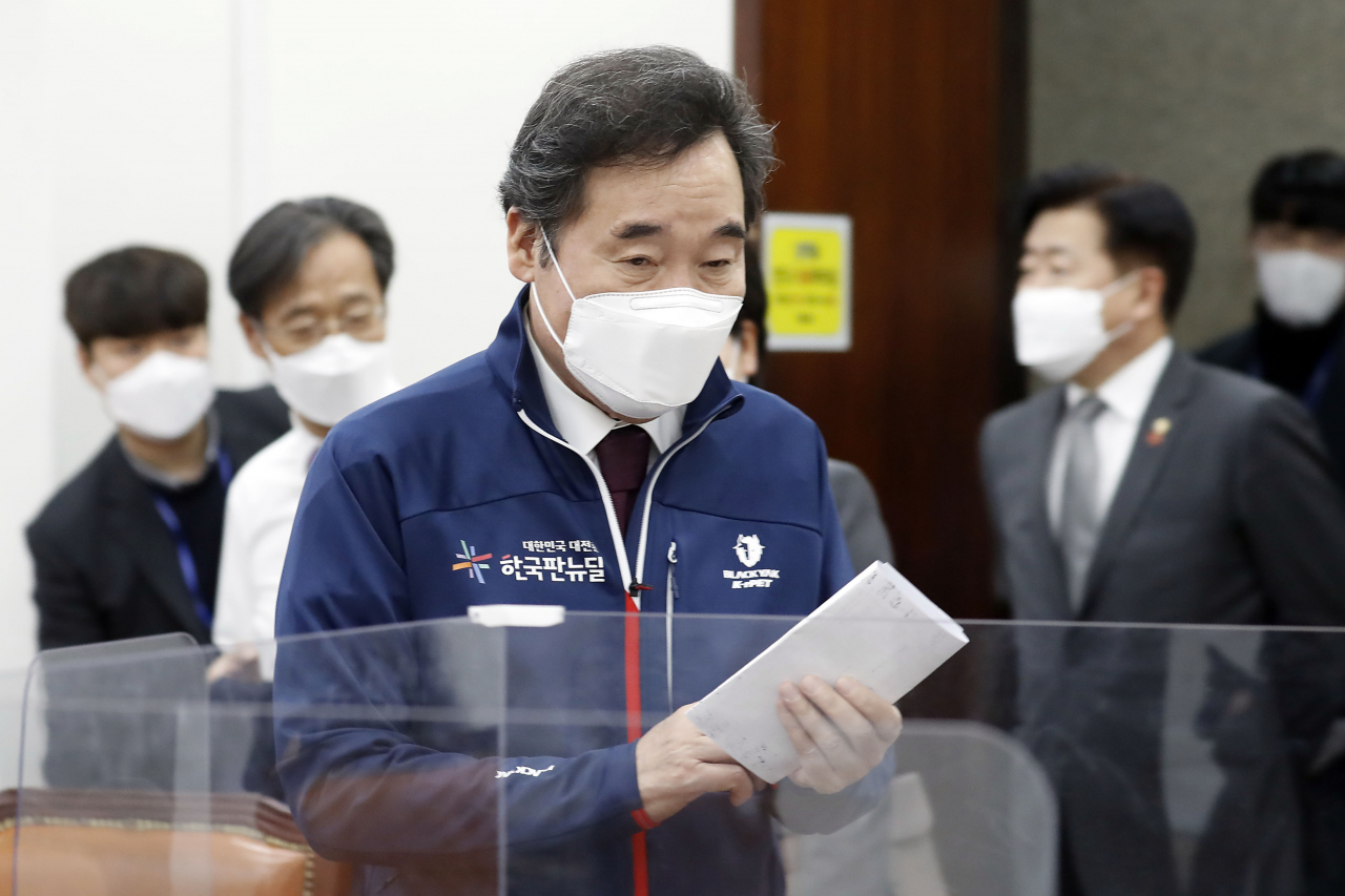 이낙연 더불어민주당 대표가 14일 국회에서 열린 제4차 한국판 뉴딜 당정추진본부회의에 참석하고 있다. [연합]
