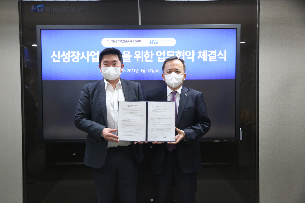 이원재 요즈마그룹 아시아총괄대표(왼쪽)와 이상호 한미글로벌 사장이 지난 14일 신성장사업 발굴을 위한 업무협약을 체결했다.[요즈마그룹코리아 제공]
