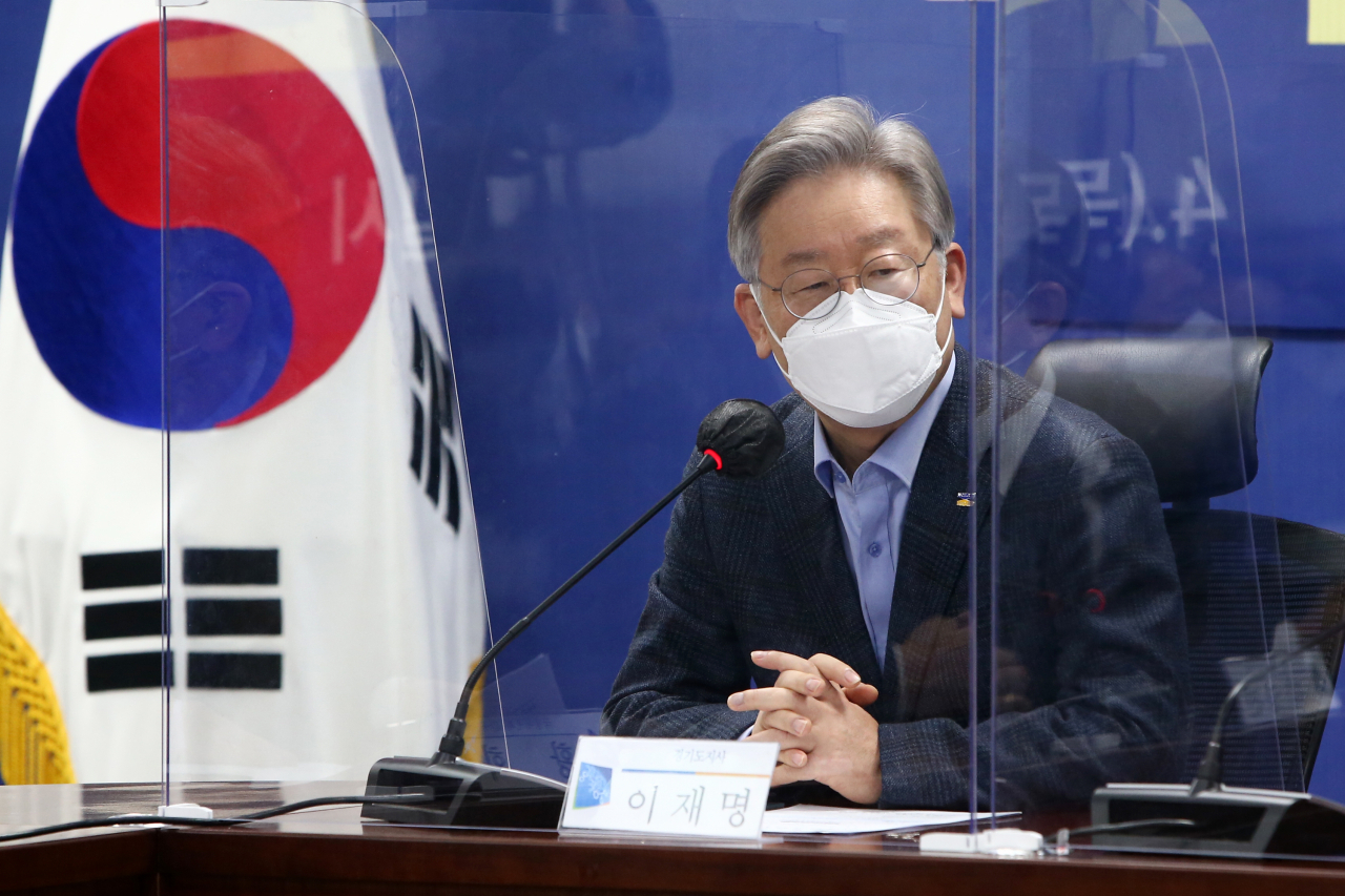 이재명 경기도지사가 지난 14일 국회 의원회관에서 열린 군사시설 보호구역 해제 및 완화 당정협의에서 발언하고 있다. [연합]