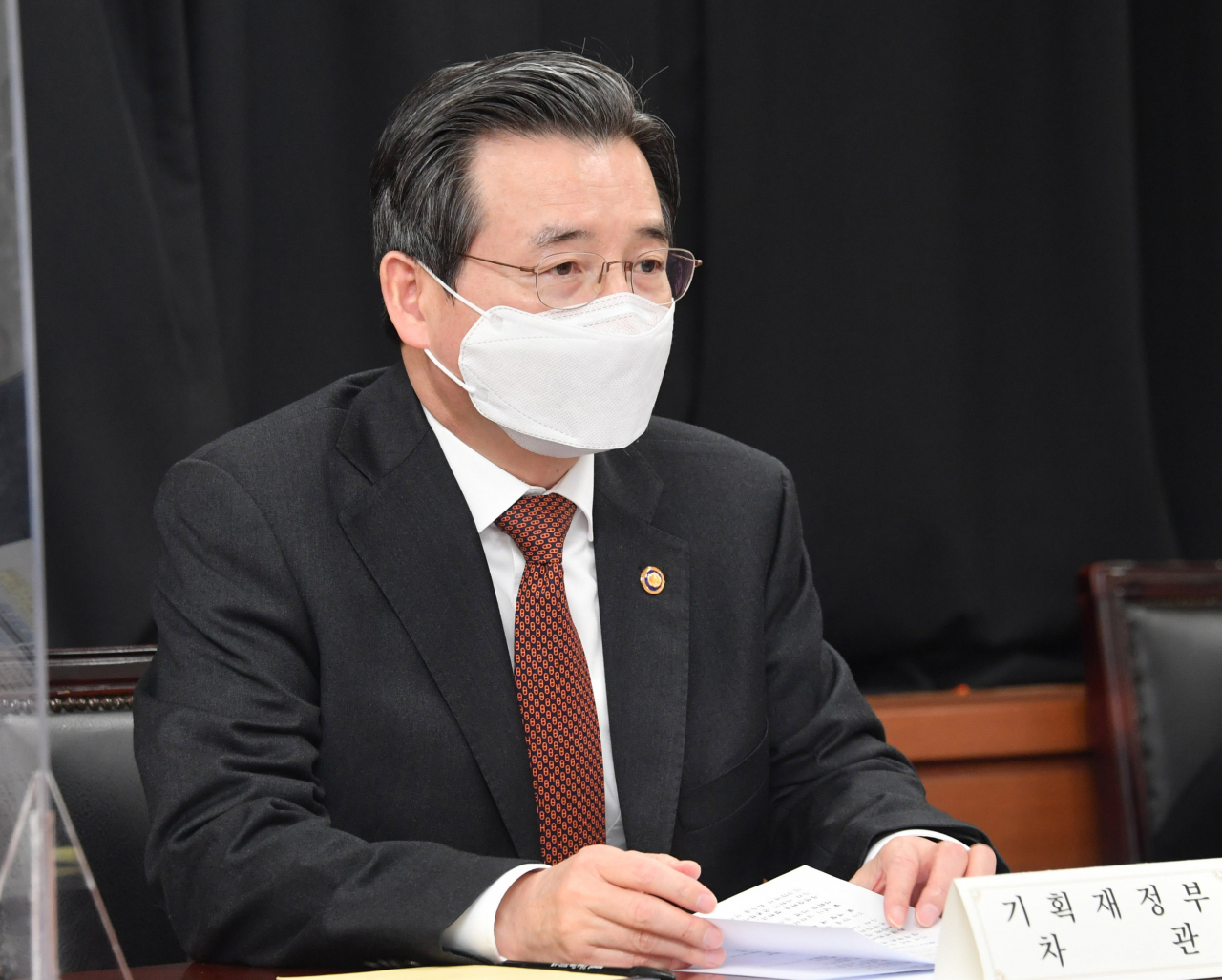 김용범 기획재정부 차관이 20일 서울 광화문 정부서울청사에서 열린 '인구정책 전문가 간담회'에 참석해 발언하고 있다. 김 차관은 "여성·고령자의 경제활동 참여를 확대하고 생산성을 높여 생산연령인구 감소에 대응할 계획"이라고 말했다. [기획재정부]