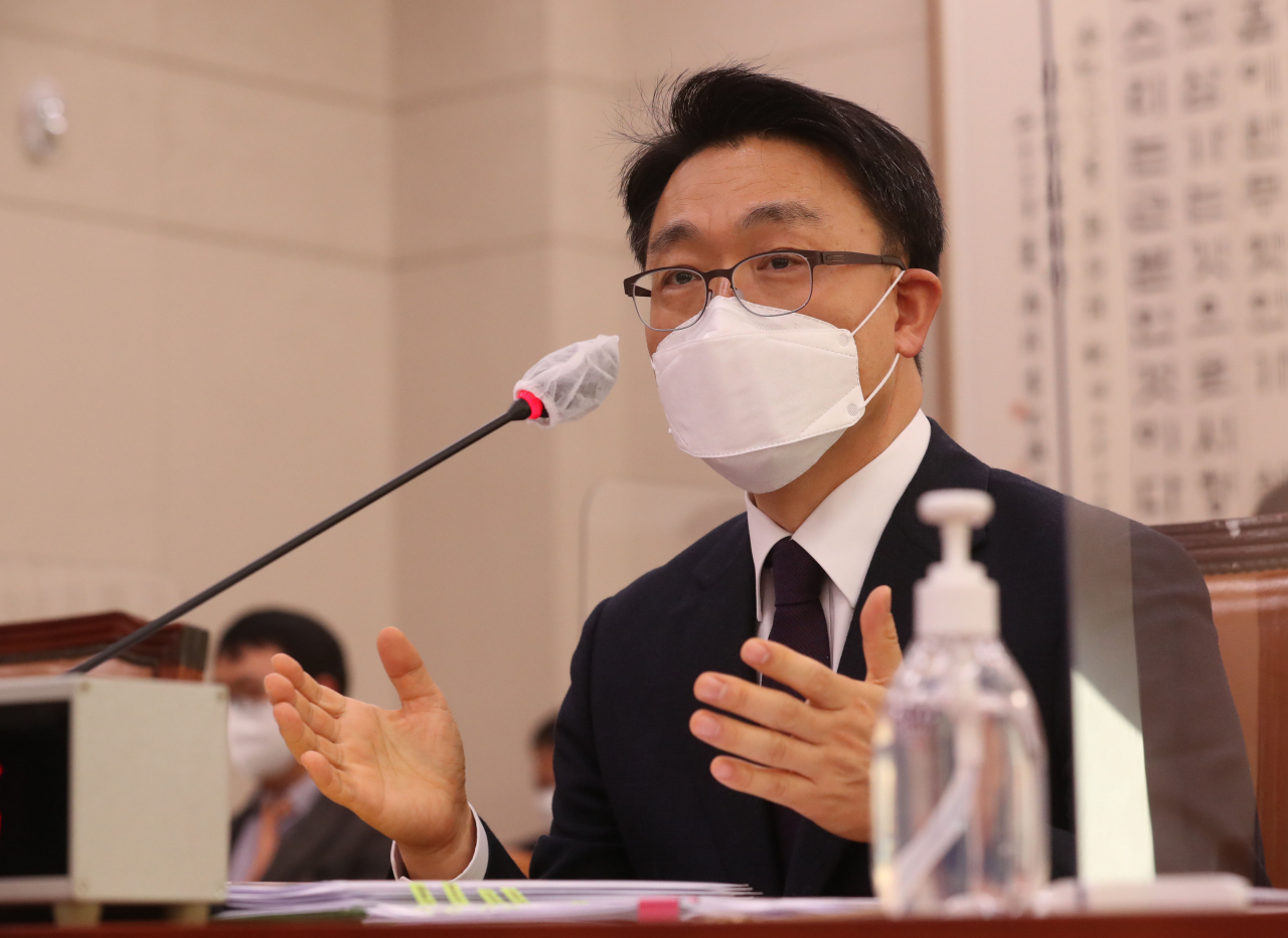 김진욱 초대 고위공직자범죄수사처(공수처) 처장 후보자가 19일 오전 서울 여의도 국회 법제사법위원회에서 열린 인사청문회에 출석, 답변하고 있다. [헤럴드경제=이상섭 기자]