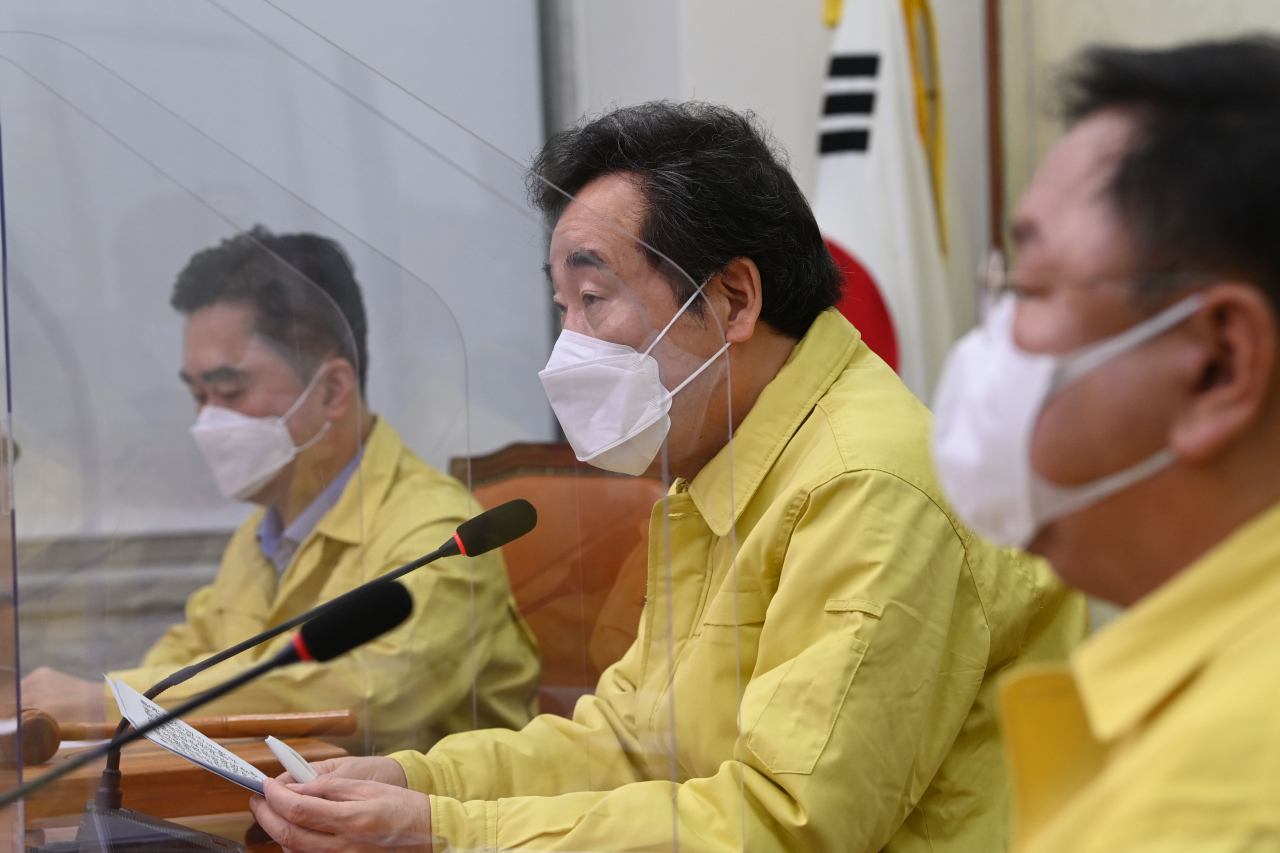 이낙연 더불어민주당 대표가 22일 오전 국회에서 열린 최고위원회의에서 발언하고 있다. 이상섭 기자