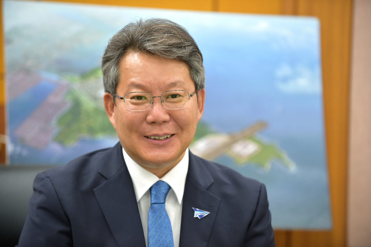 퇴임 인사에 나선 변성완 부산시장 권한대행 [부산시 제공]