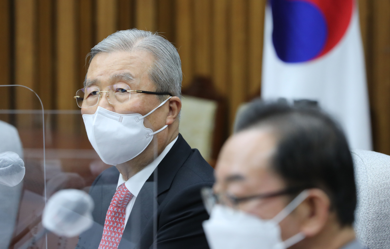 김종인 국민의힘 비상대책위원장이 26일 국회에서 열린 코로나19 피해 소상공인 손실보상 등 대책 마련 간담회에서 발언하고 있다.[헤럴드경제=이상섭 기자]