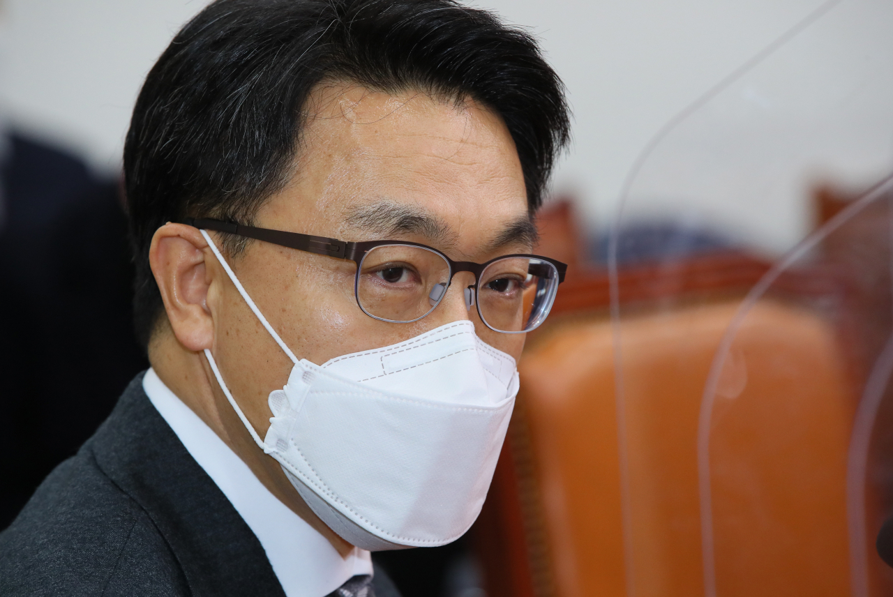 김진욱 초대 고위공직자범죄수사처장이 26일 국회에서 더불어민주당 이낙연 대표를 예방해 인사말하고 있다. [연합]