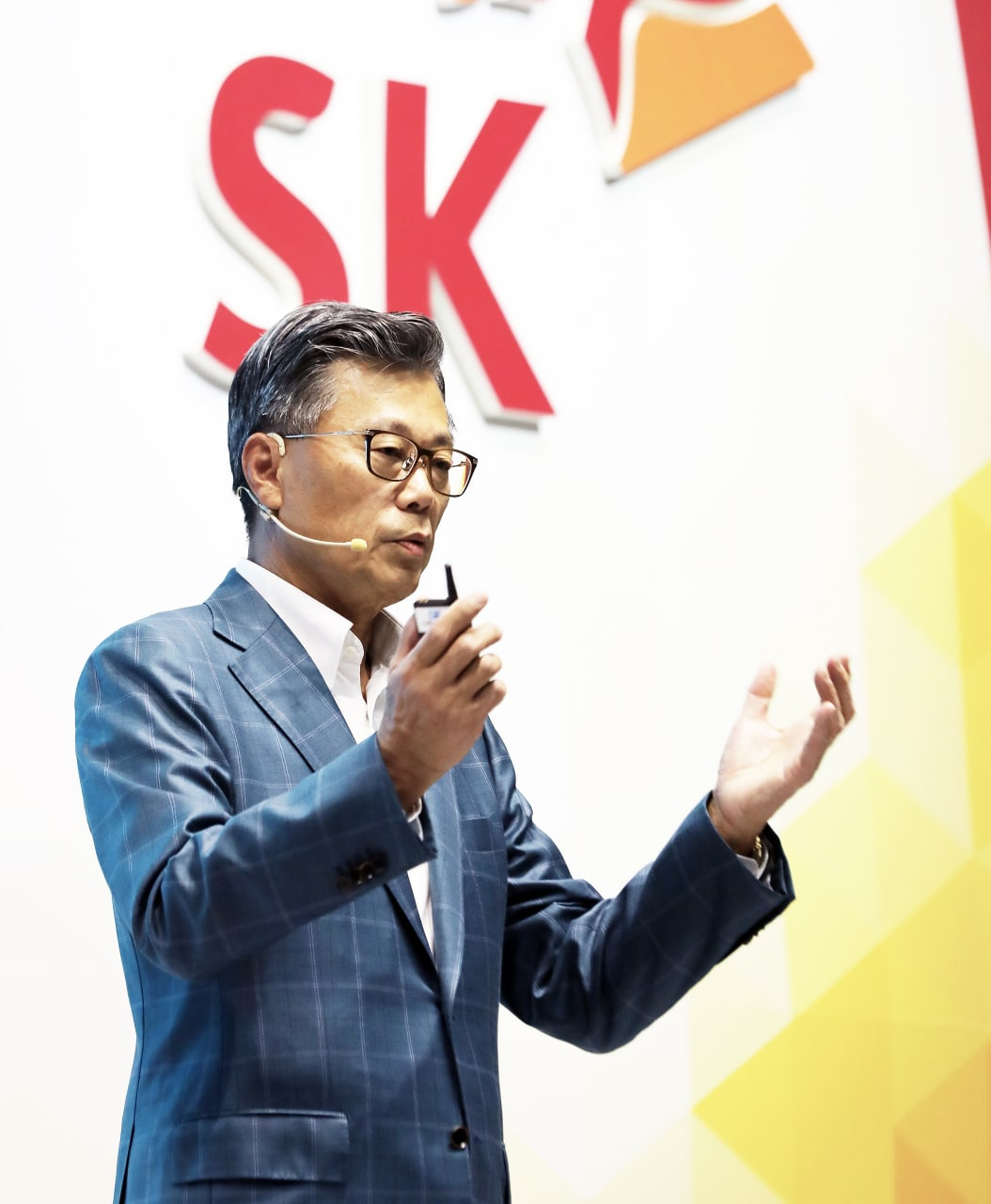 조대식 SK수펙스추구협의회 의장은 지난 26일 열린 올해 첫 수펙스추구협의회 회의에서 "올해를 파이낸셜 스토리 실행의 원년으로 삼자"고 강조했다. 사진은 지난해 10월 CEO세미나에서 조 의장이 연설하고 있는 모습. [SK 제공]