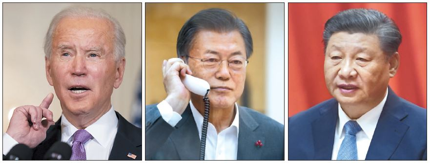 조 바이든 미국 대통령(왼쪽)이 행정부 및 백악관 외교안보라인 인선을 마무리해가고 있는 가운데, 문재인 대통령(가운데)과 시진핑 중국 국가 주석은 26일 전화 통화를 하고 양국간 협력에 뜻을 모았다. [연합]