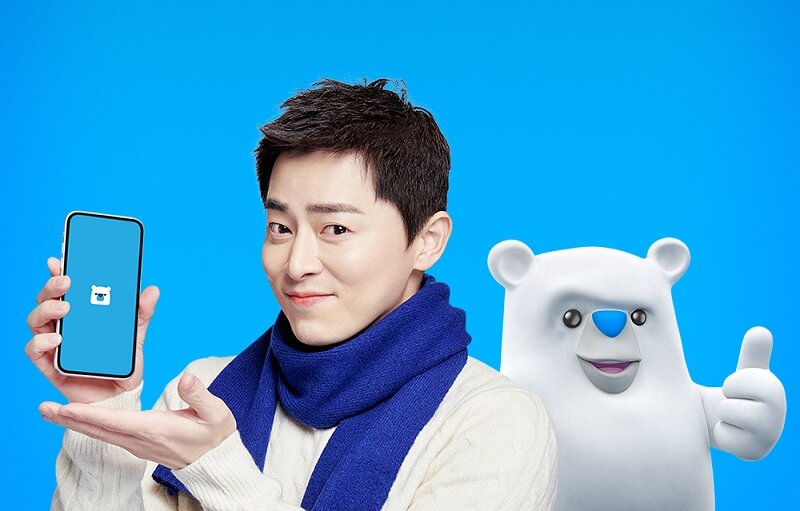 조정석이 여행 분야 광고모델을 새헤에도 이어간다.