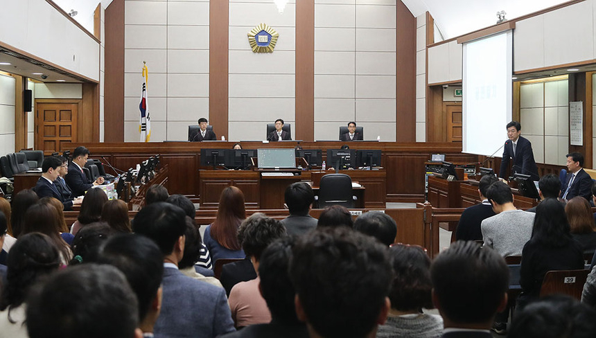 국민참여재판 모습 [연합]