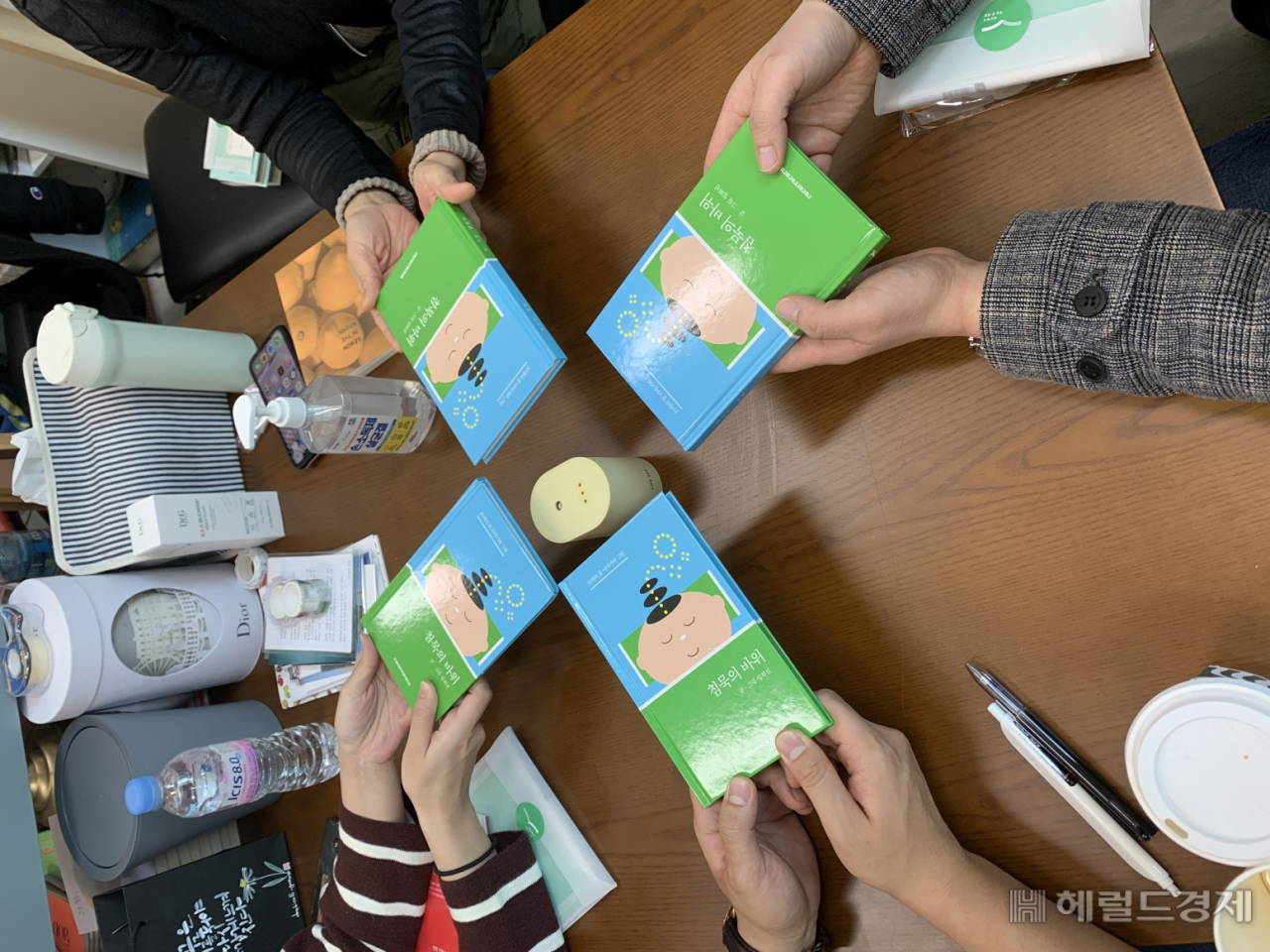 금천구가 최대 40만 원 이내에서 도서 구입비 등 독서동아리 활동을 돕는다. [금천구 제공]
