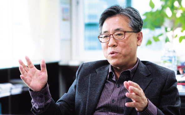 정순남 부회장이 걸어온 길 ▷1961년생 ▷전남대학교 행정학과 ▷미국 위스콘신대학교 정책학(석사) ▷중앙대학교 대학원 경영학(박사) ▷제26회 행정고시 합격 (1983) ▷산업자원부 시장관리과장, 무역정책과장 역임 ▷ 대통령자문 국가균형발전위원회 지역경제국장 (2008) ▷지식경제부 지역경제정책관, 정책기획관 ▷전남도 경제부지사 (2011~2013) ▷국립목포대 경영학과 교수 (2013~2015)