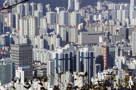 생활형 숙박시설이 곳곳에 들어선 부산 연제·동래구 일대 모습. [연합]