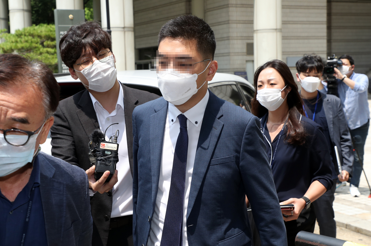 이모 전 채널A 기자가 지난해 7월17일 오후 구속 전 피의자 심문(영장실질심사)을 마치고 서울 서초구 서울중앙지법을 나서고 있다. [연합]