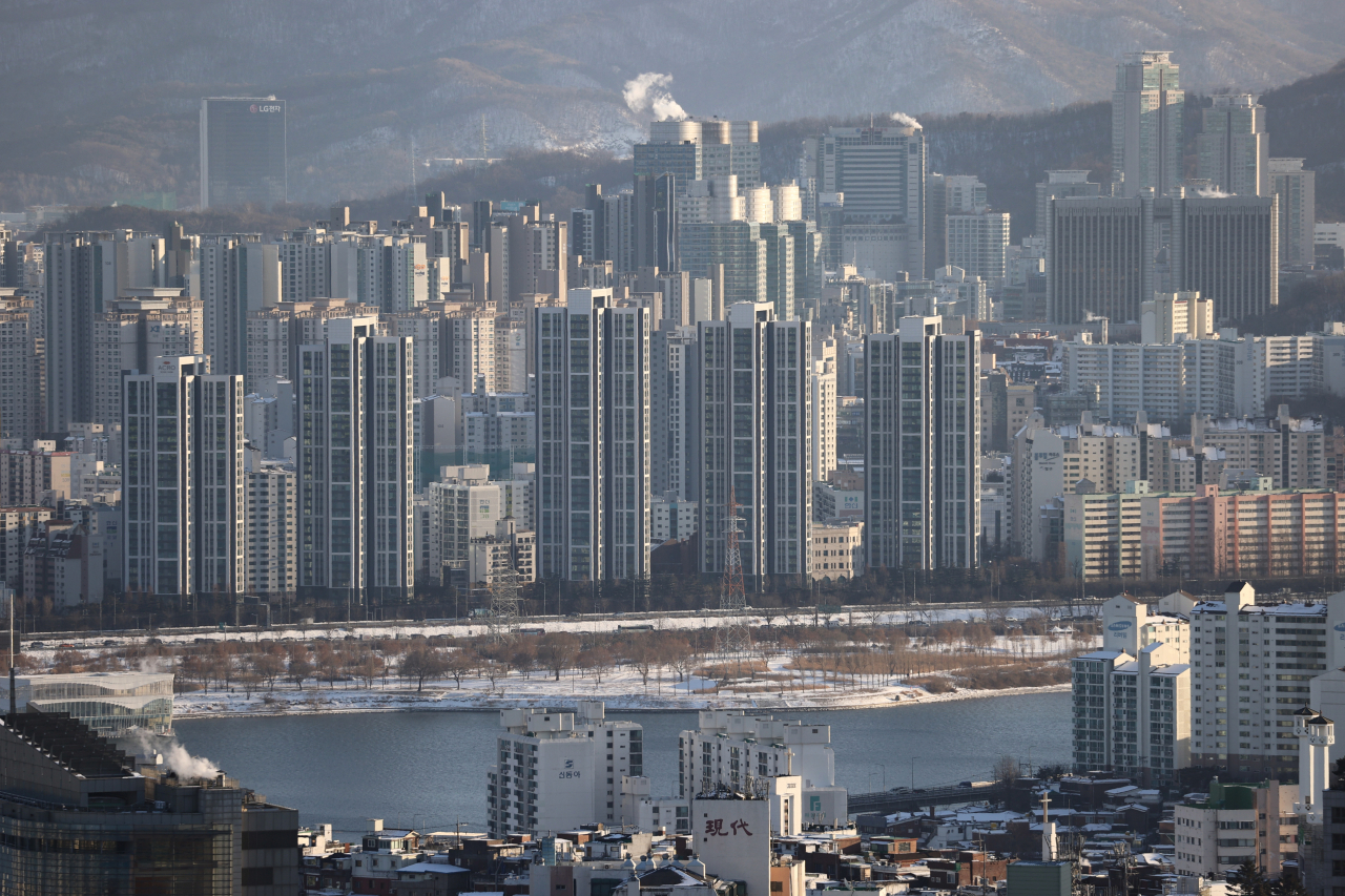 서울 남산에서 바라본 시내 아파트의 모습. [연합뉴스]