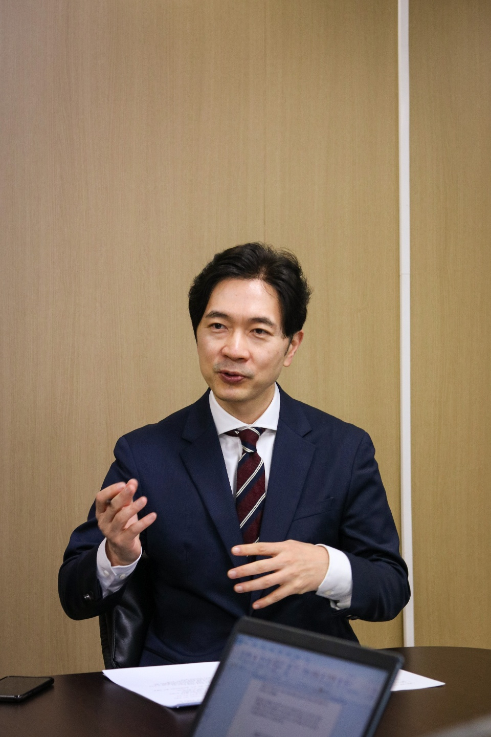박성훈 국민의힘 부산시장 예비후보가 3일 부산 부산진구 부전동 소재 선거사무실에서 헤럴드경제와 인터뷰를 하고 있다. [박성훈 캠프 제공]