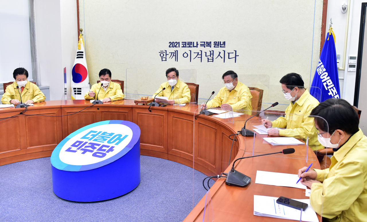 이낙연 더불어민주당 대표가 5일 오전 국회에서 최고위원회의를 주재하고 있다. [연합]