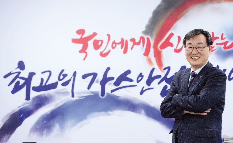 임해종 한국가스안전공사 사장이 최근 충북 음성 본사 집무실에서 진행된 헤럴드경제와의 인터뷰에서 포즈를 취하고 있다. 임 사장은 이 자리에서 “속도감있는 수소안전 전담기관 역할을 수행하는 데 최선을 다하겠다”고 강조했다. 이상섭 기자