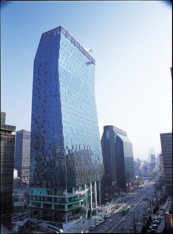 SK텔레콤 을지로 사옥 T타워 전경.