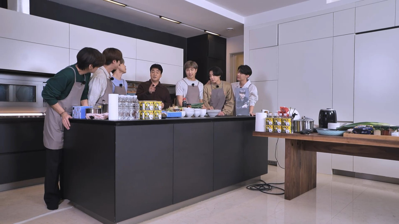 방탄소년단과 백종원 더본코리아 대표가 소개하는 빽햄 [달려라 방탄 캡처]