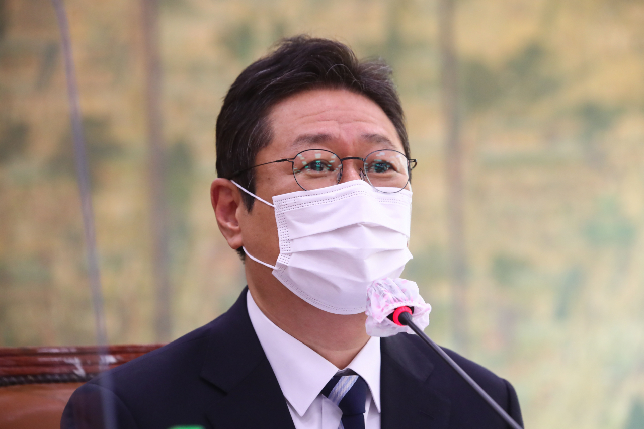 황희 문화체육관광부 장관 후보자가 9일 오전 서울 여의도 국회에서 열린 인사청문회에서 의원 질의에 답변하고 있다.[연합]