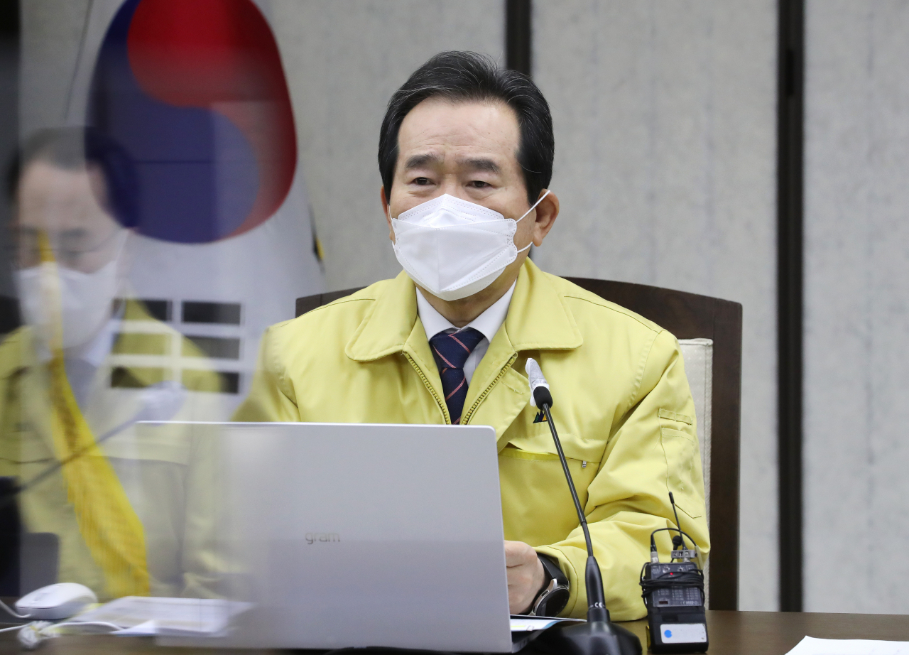 정세균 국무총리가 16일 오전 정부세종청사에서 열린 코로나19 대응 중앙재난안전대책본부 회의를 주재하며 발언하고 있다. ［연합］