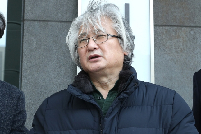 고(故) 박원순 전 서울시장 성추행 사건 피해자의 실명이 담긴 편지를 사회관계망서비스(SNS)에 공개한 김민웅 경희대 미래문명원 교수, [연합]