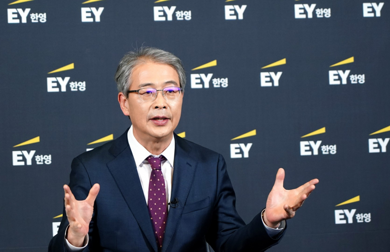 EY한영이 개최한 ‘2021 신년 경제전망 세미나’에서 기조강연을 맡은 임종룡 전 금융위원장 [EY한영 제공]