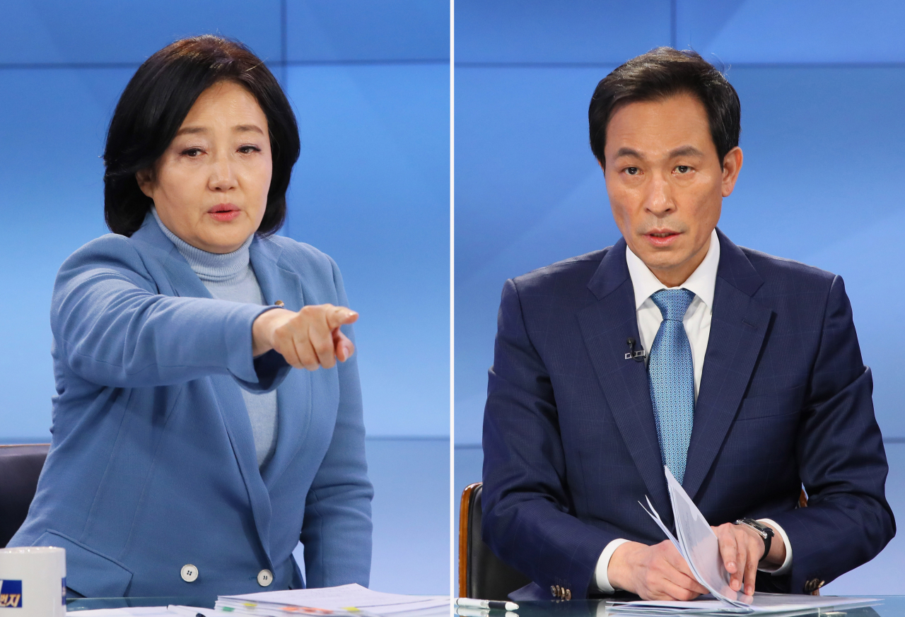 더불어민주당 박영선(왼쪽), 우상호 서울시장 경선후보가 17일 서울 종로구 연합뉴스TV에서 더불어민주당 서울시장 경선후보 TV토론을 하고 있다. [연합]