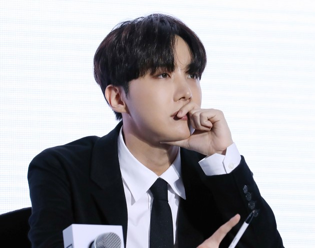 방탄소년단(BTS) 멤버 제이홉이 18일 자신의 생일을 맞아 장애아동을 위한 후원금을 초록우산어린이재단에 전달했다. [빅히트엔터테인먼트 제공]