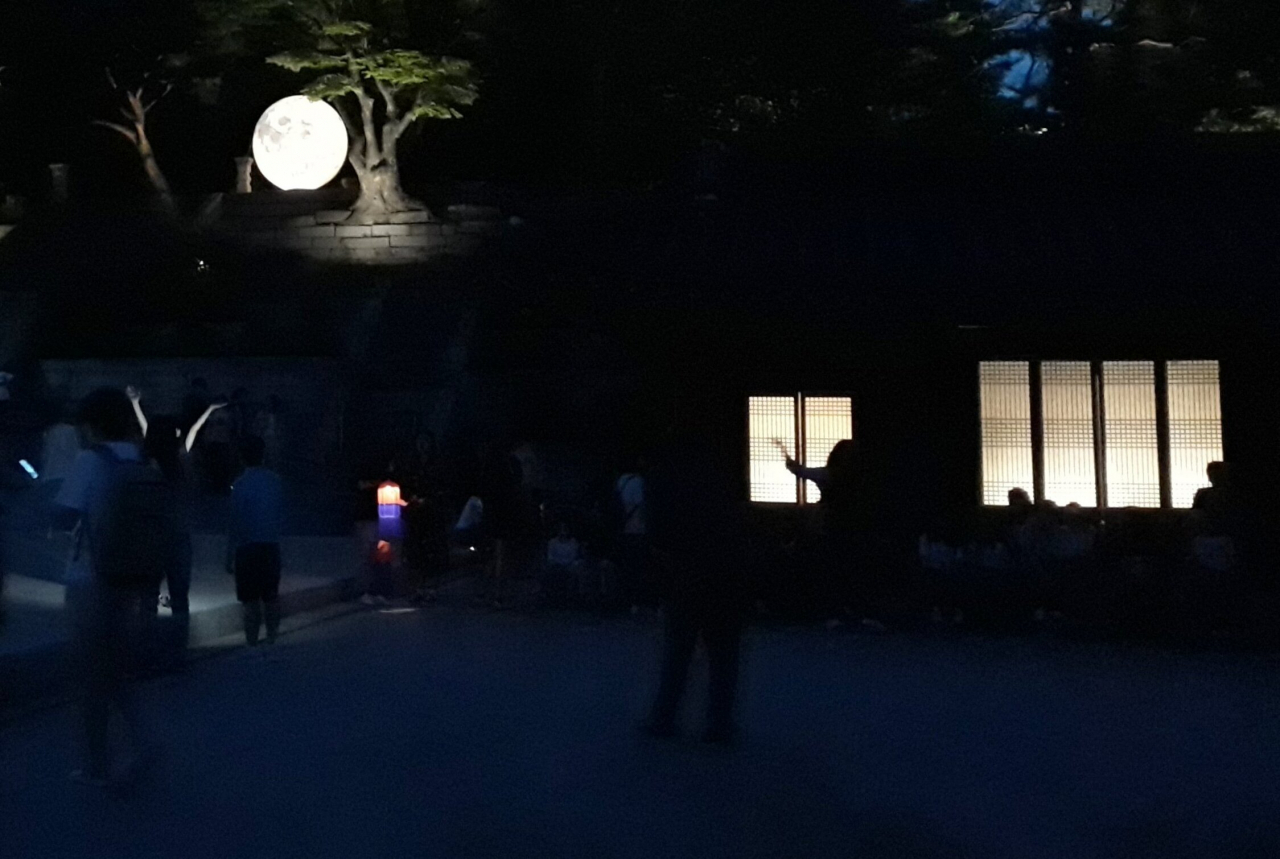 창경궁 풍기대에 설치할 포토존 인공 보름달