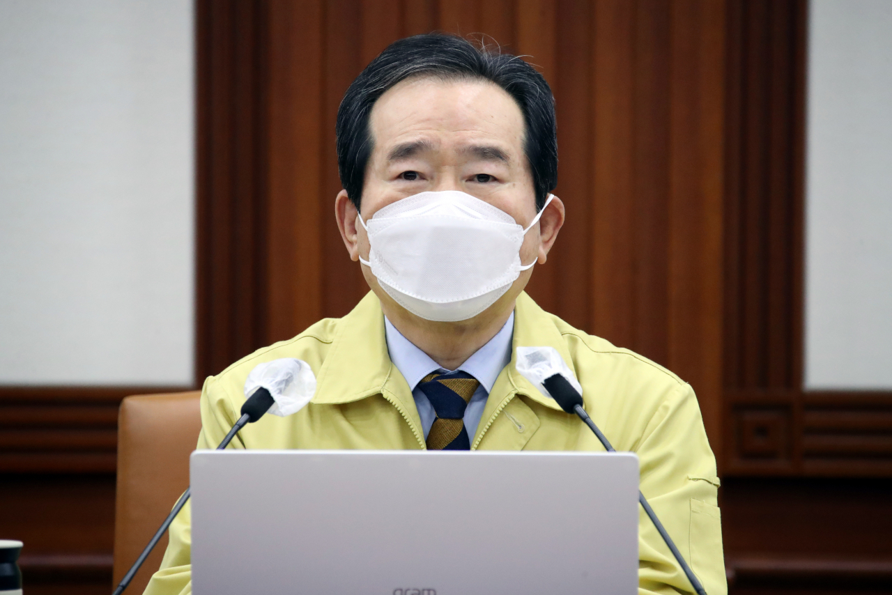 정세균 국무총리가 19일 오전 정부서울청사에서 열린 코로나19 대응 중앙재난안전대책본부 회의를 주재하며 발언하고 있다. ［연합］
